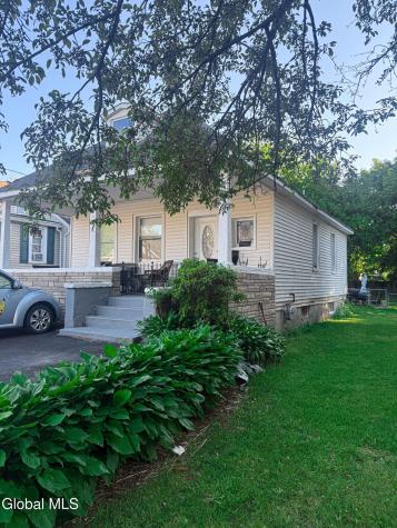 10 Milton Street Colonie NY 12205