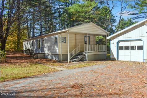 60 Dixon Road Chestertown NY 12817