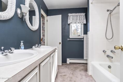 875 Bulls Head Road Amsterdam NY 12010