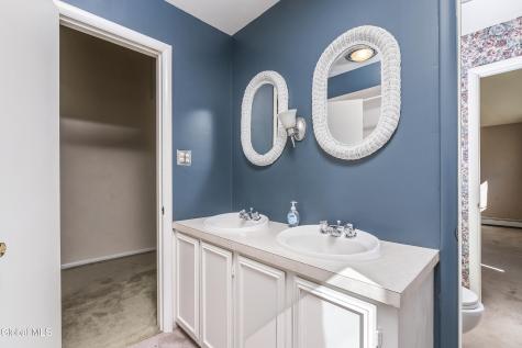 875 Bulls Head Road Amsterdam NY 12010