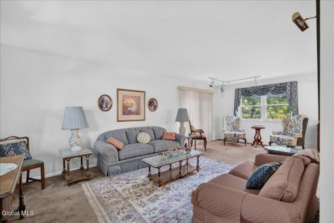 47 Rolling Brook Drive Clifton Park NY 12065