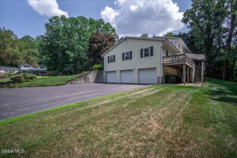 47 Rolling Brook Drive Clifton Park NY 12065