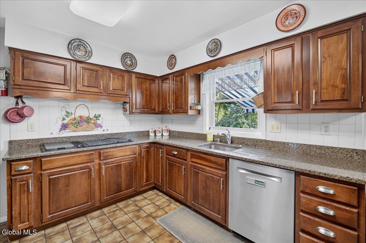 47 Rolling Brook Drive Clifton Park NY 12065