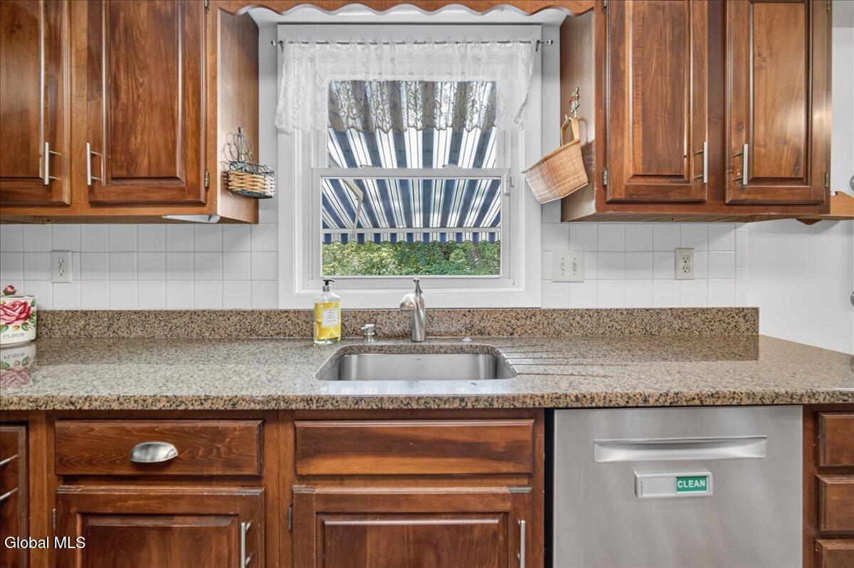 47 Rolling Brook Drive Clifton Park NY 12065