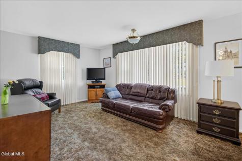 47 Rolling Brook Drive Clifton Park NY 12065