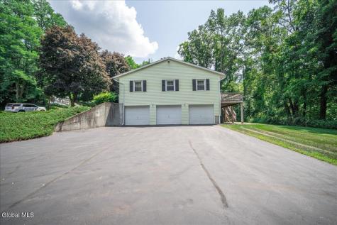 47 Rolling Brook Drive Clifton Park NY 12065