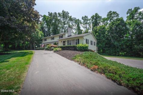 47 Rolling Brook Drive Clifton Park NY 12065
