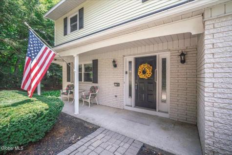 47 Rolling Brook Drive Clifton Park NY 12065