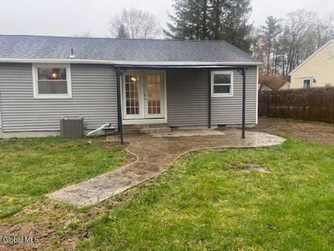 13 Winslow Drive Schenectady NY 12309