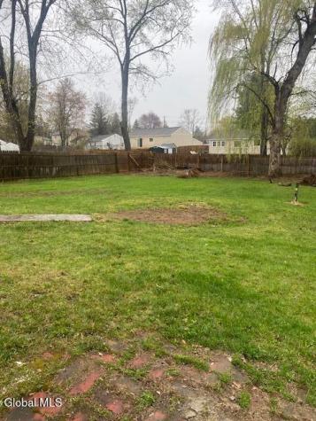 13 Winslow Drive Schenectady NY 12309