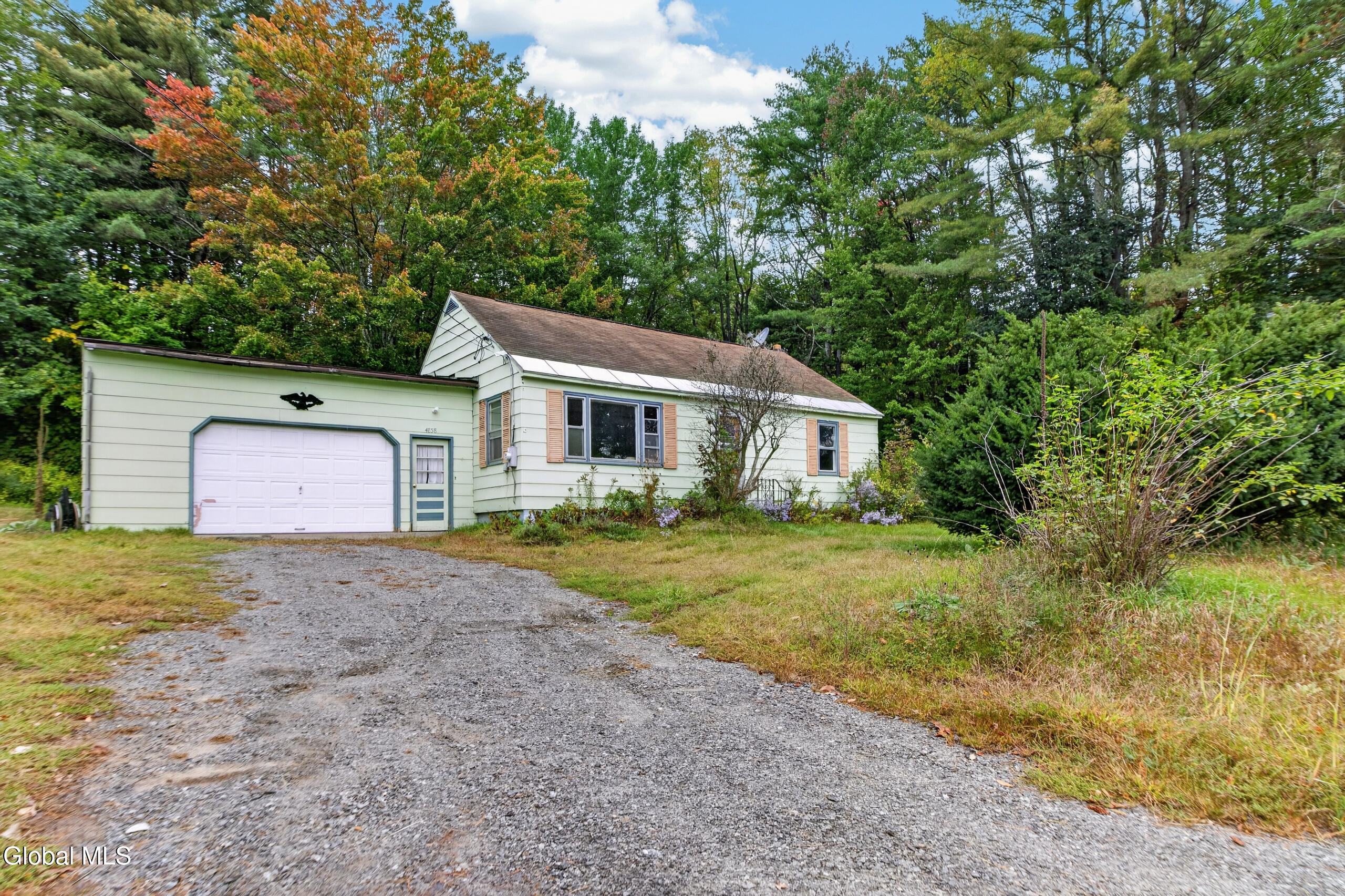 4858 New York 29 Johnstown NY 12095