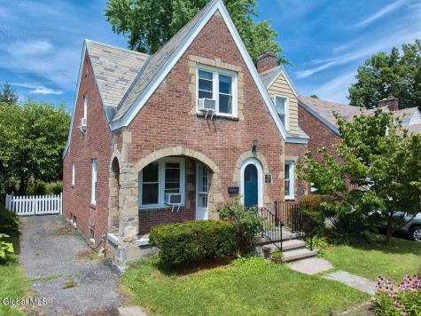 130 Fleetwood Avenue Albany NY 12209