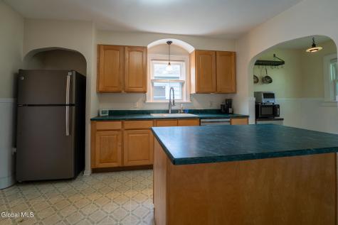 130 Fleetwood Avenue Albany NY 12209