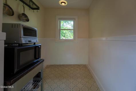 130 Fleetwood Avenue Albany NY 12209