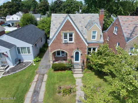 130 Fleetwood Avenue Albany NY 12209