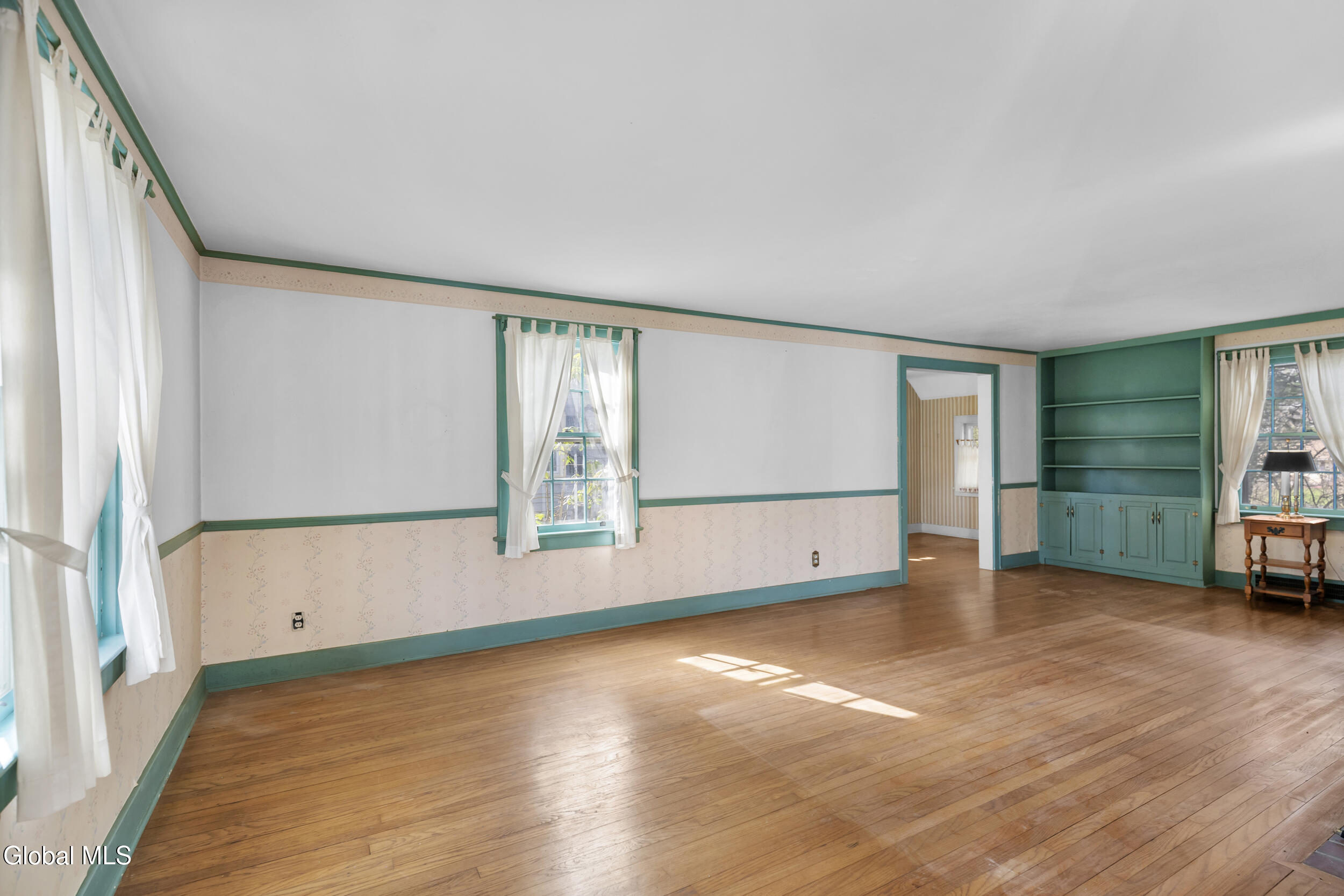 25 Forest Road Delmar NY 12054