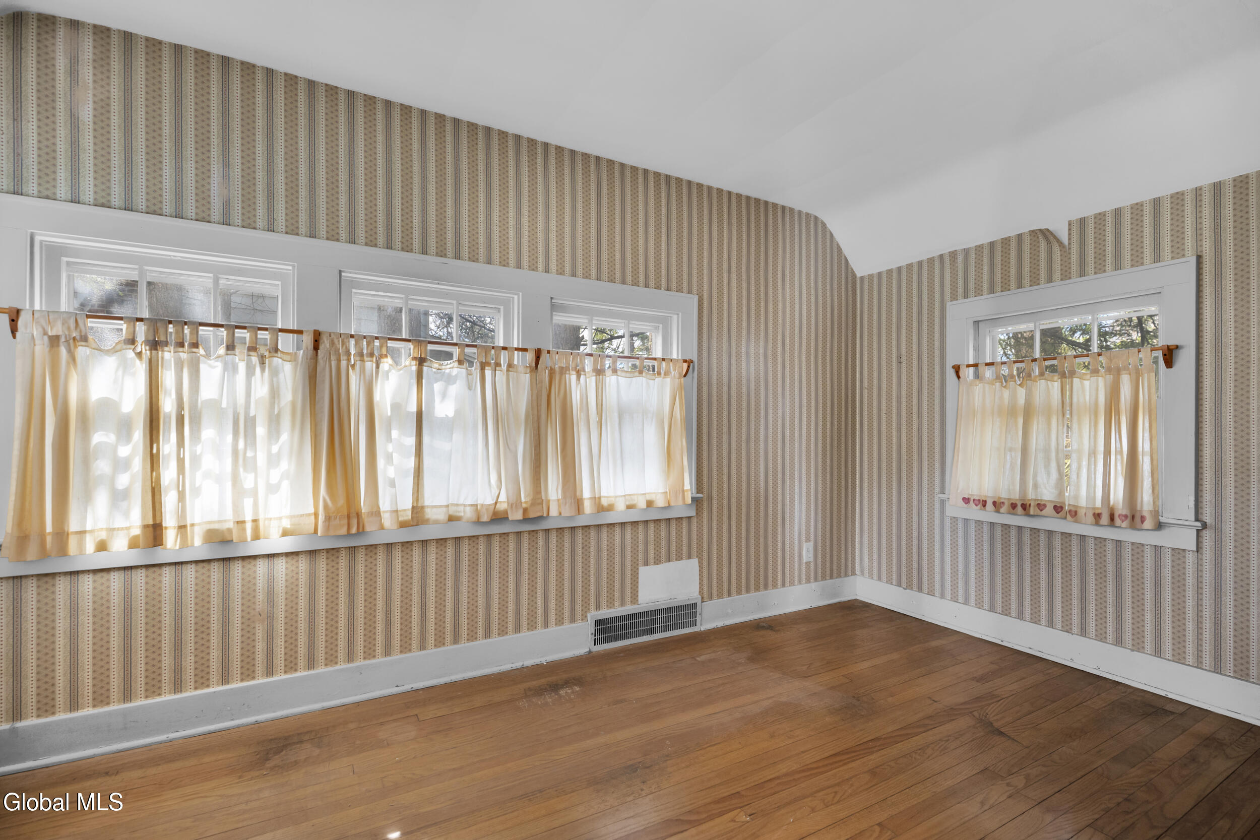 25 Forest Road Delmar NY 12054