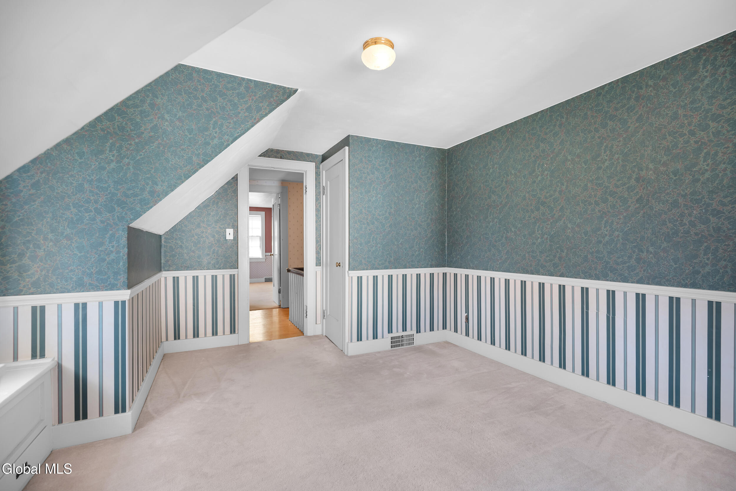 25 Forest Road Delmar NY 12054