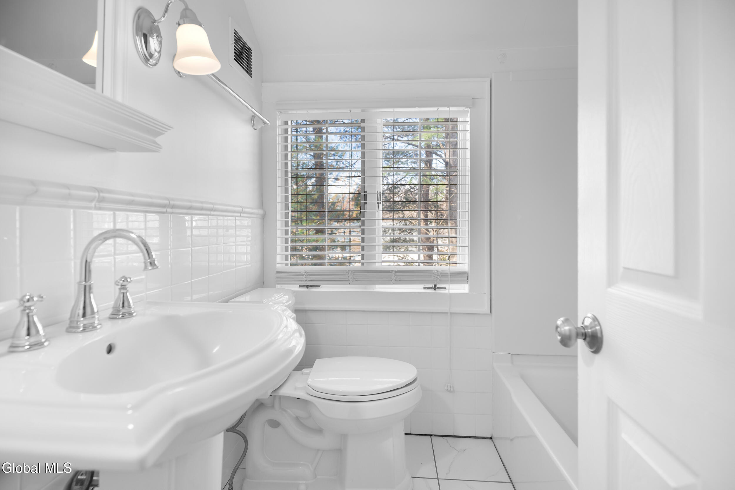 25 Forest Road Delmar NY 12054