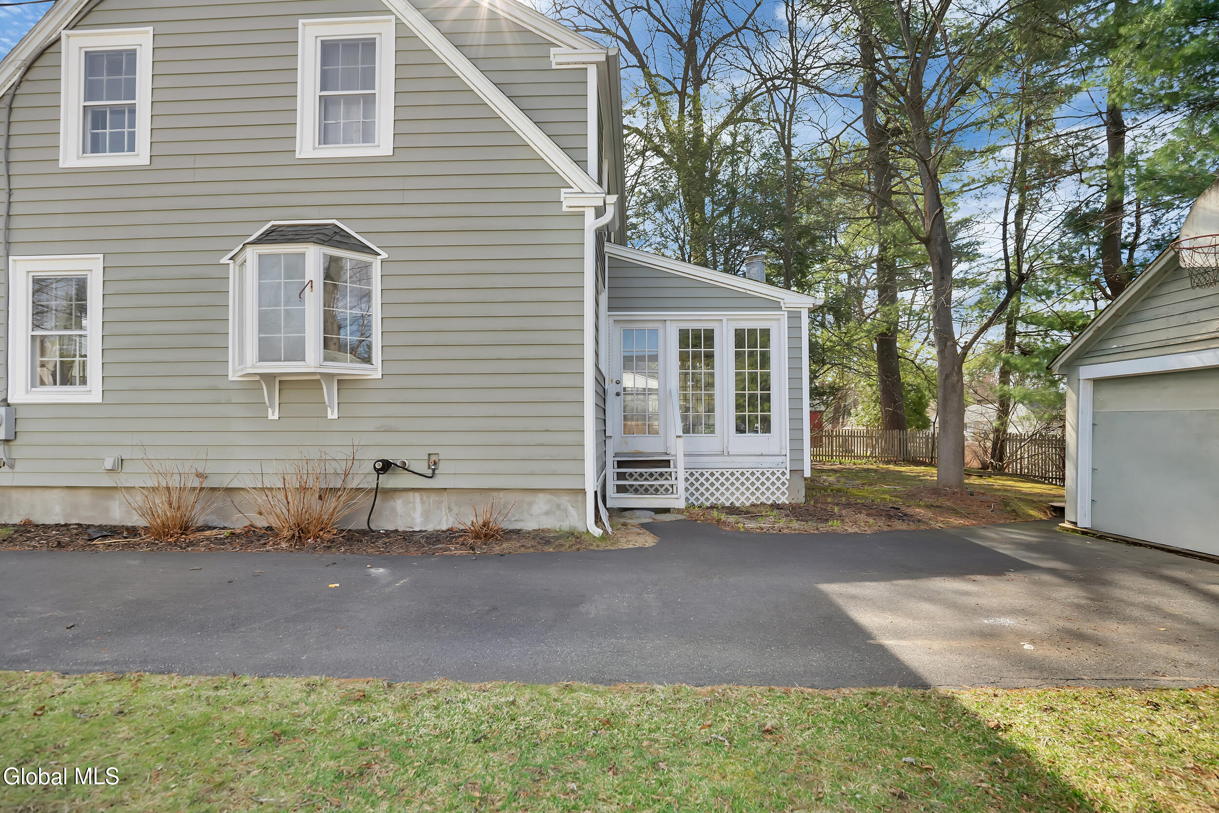 25 Forest Road Delmar NY 12054