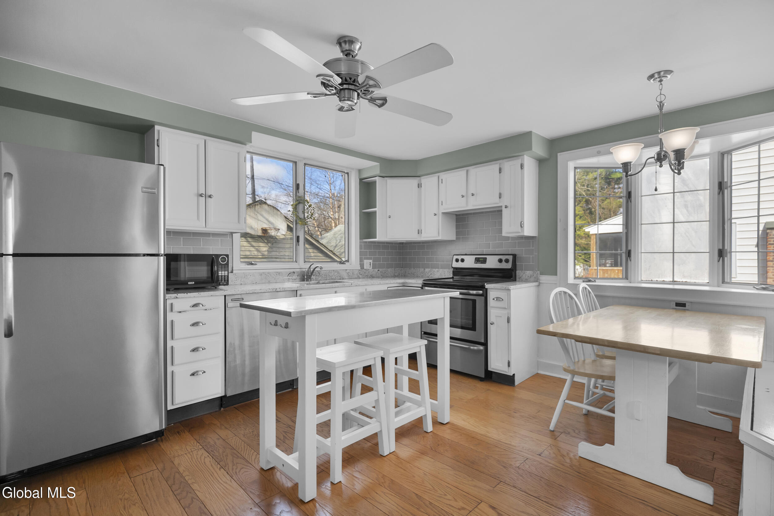 25 Forest Road Delmar NY 12054