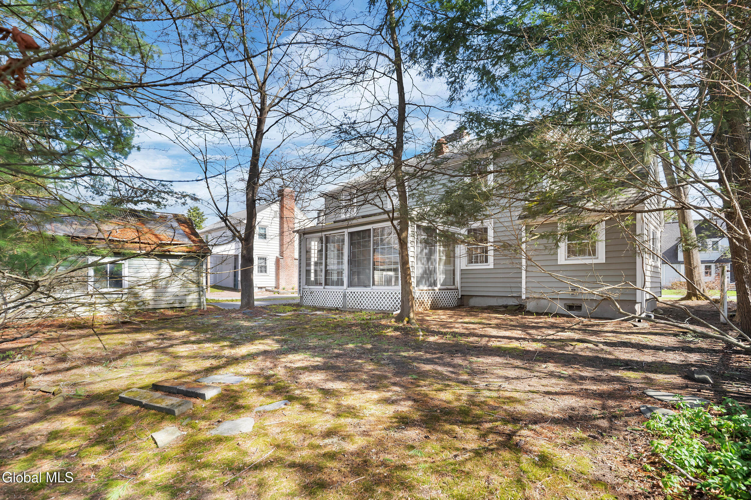 25 Forest Road Delmar NY 12054