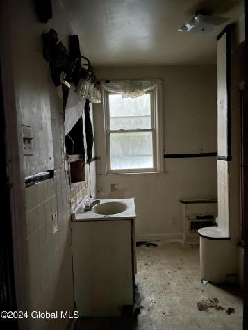 25 Moyston Street Schenectady NY 12307