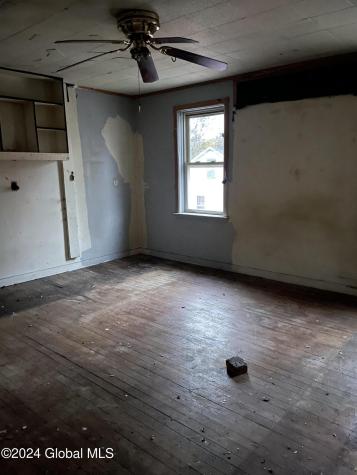 25 Moyston Street Schenectady NY 12307