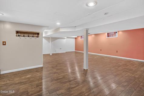 41 St Agnes Lane Albany NY 12211
