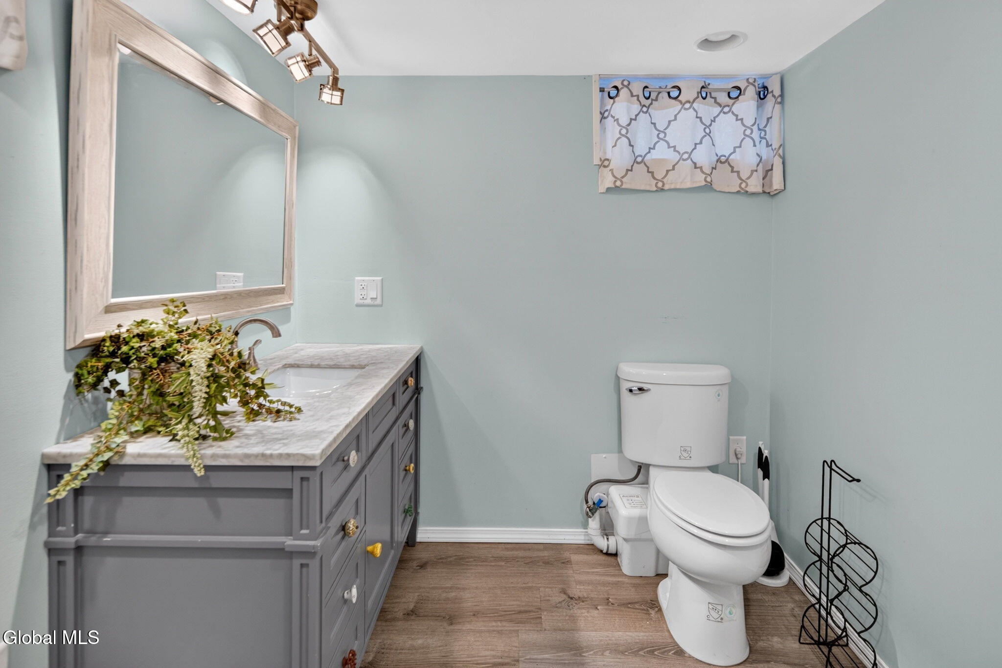 41 St Agnes Lane Albany NY 12211
