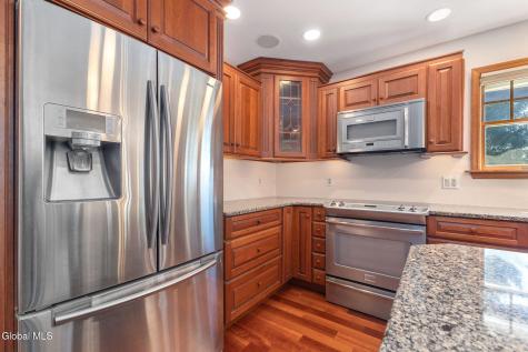 3079 New Williamsburg Drive Schenectady NY 12303