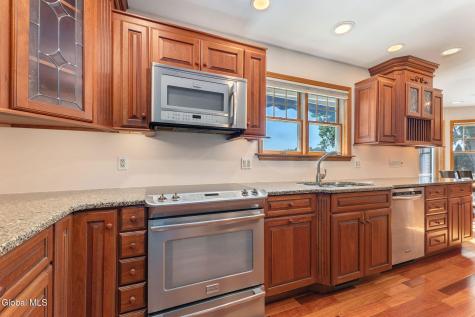 3079 New Williamsburg Drive Schenectady NY 12303