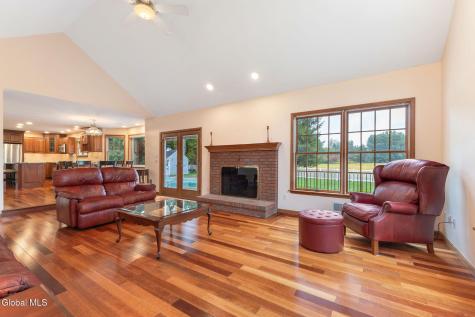 3079 New Williamsburg Drive Schenectady NY 12303