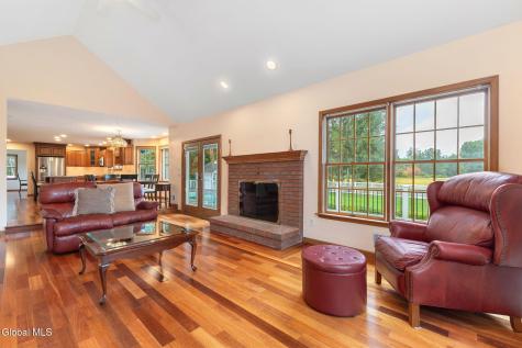 3079 New Williamsburg Drive Schenectady NY 12303
