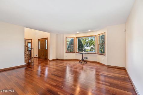 3079 New Williamsburg Drive Schenectady NY 12303
