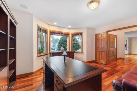 3079 New Williamsburg Drive Schenectady NY 12303