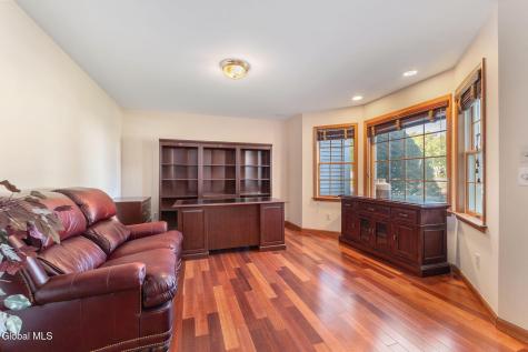 3079 New Williamsburg Drive Schenectady NY 12303