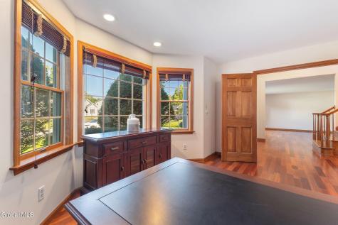 3079 New Williamsburg Drive Schenectady NY 12303