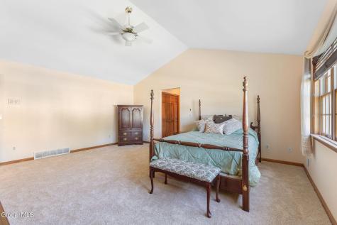 3079 New Williamsburg Drive Schenectady NY 12303