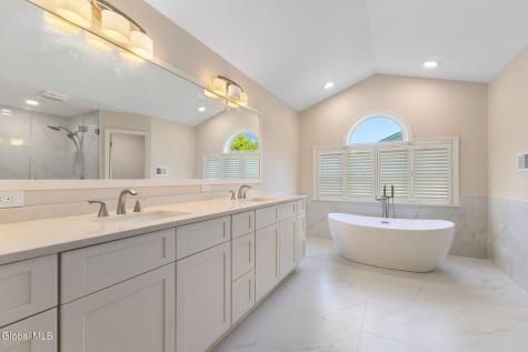 3079 New Williamsburg Drive Schenectady NY 12303