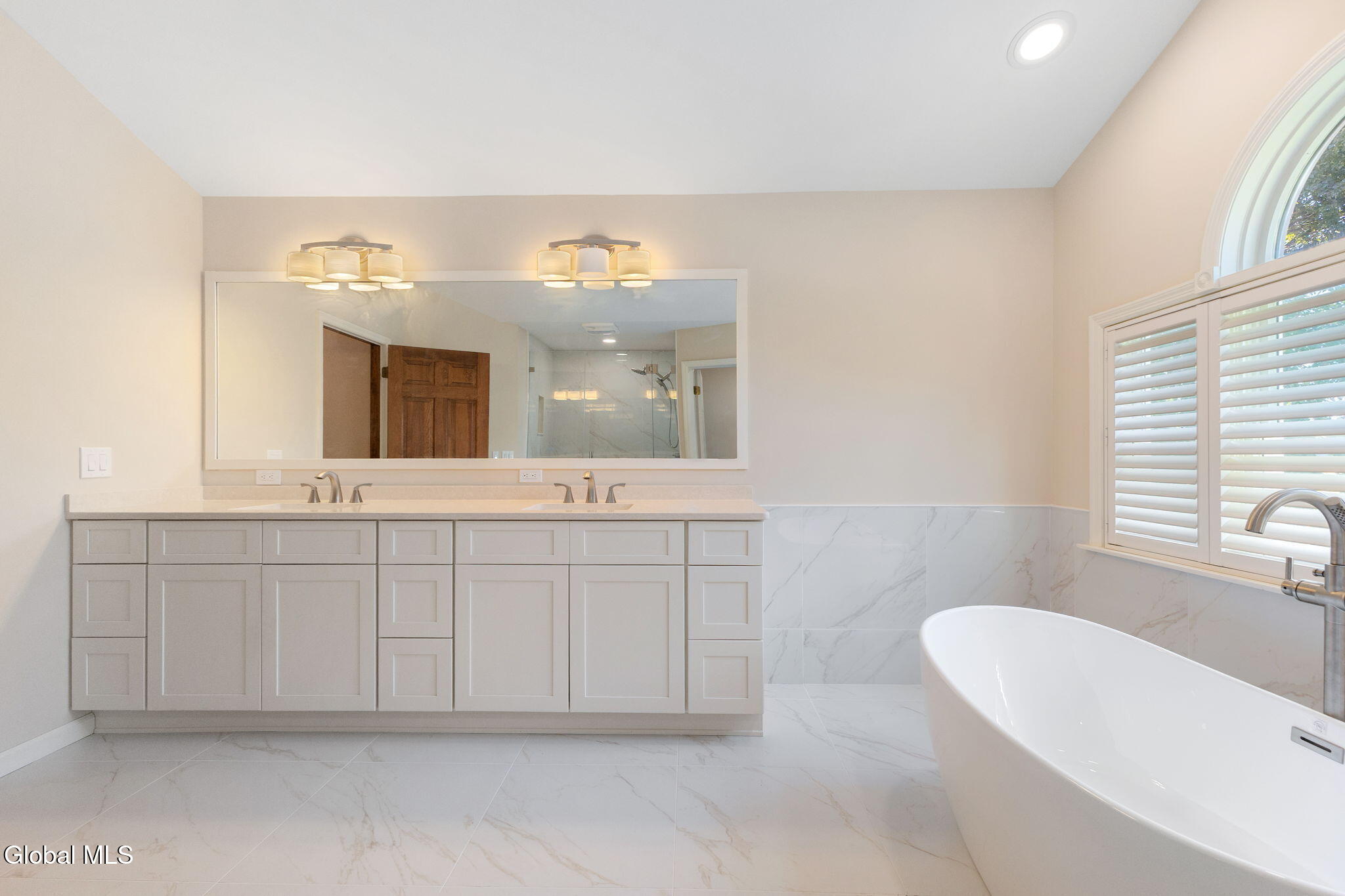 3079 New Williamsburg Drive Schenectady NY 12303