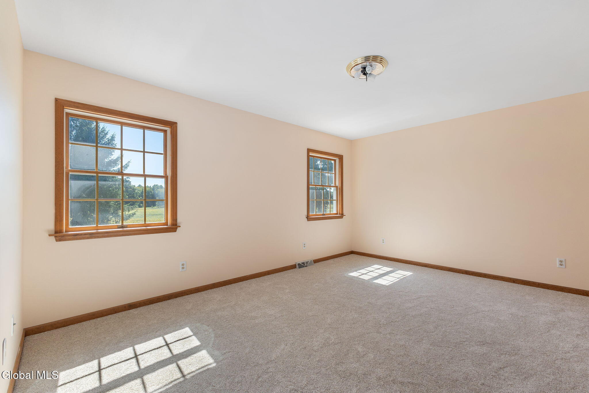 3079 New Williamsburg Drive Schenectady NY 12303