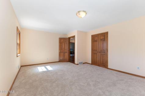3079 New Williamsburg Drive Schenectady NY 12303