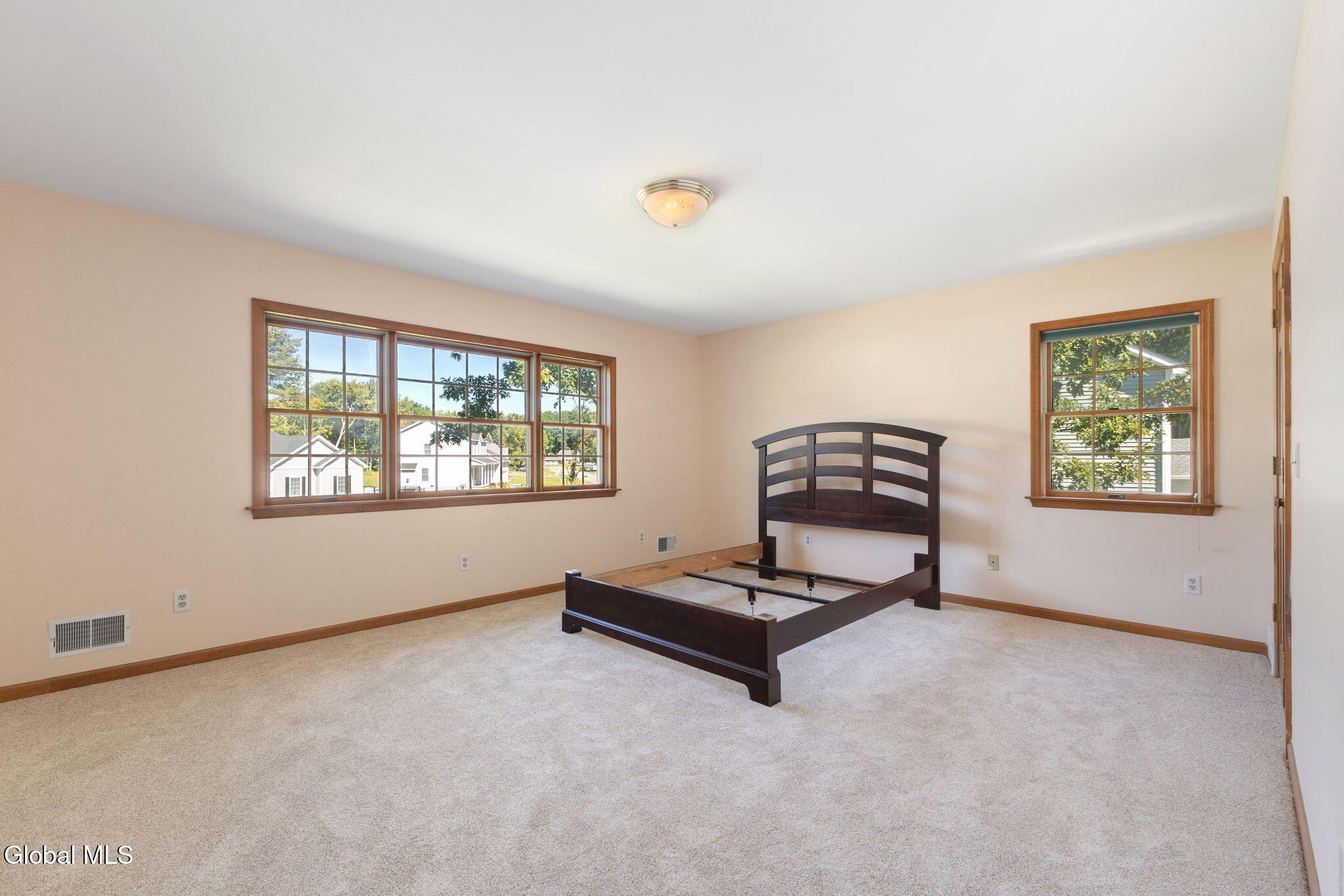 3079 New Williamsburg Drive Schenectady NY 12303