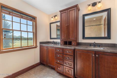 3079 New Williamsburg Drive Schenectady NY 12303