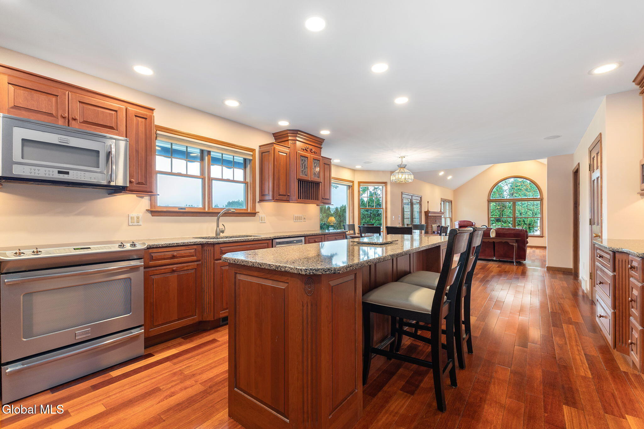 3079 New Williamsburg Drive Schenectady NY 12303