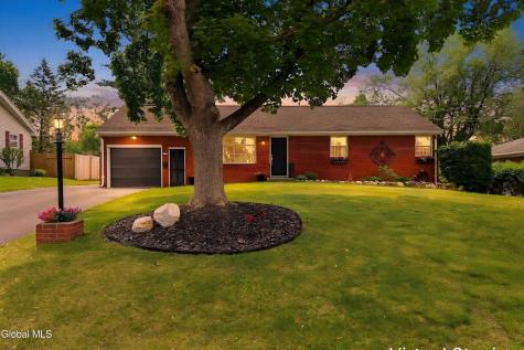 11 James Drive Loudonville NY 12211