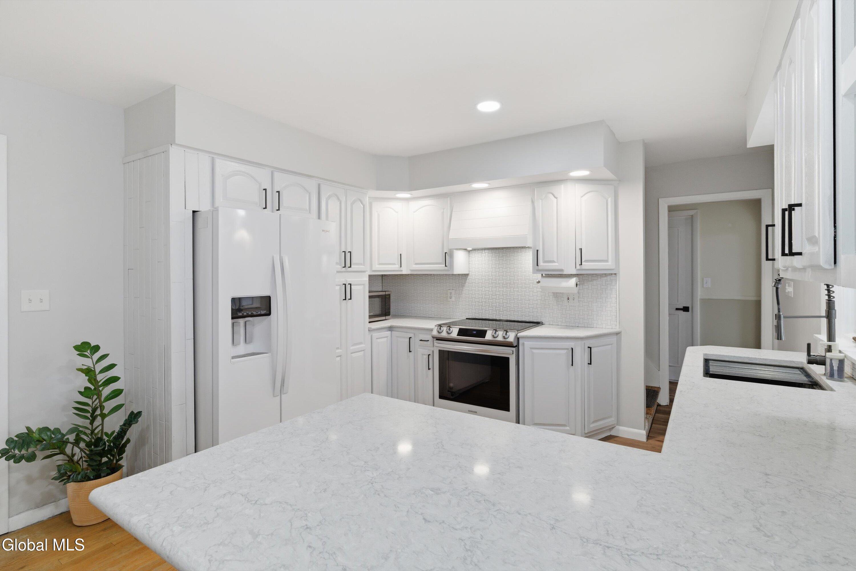 11 James Drive Loudonville NY 12211