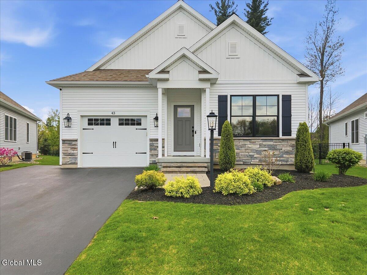 Halfmoon NY, 43 Bradley Circle