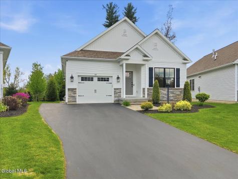 43 Bradley Circle Halfmoon NY 12065